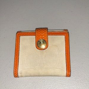 USED VINTAGE COACH WALLET